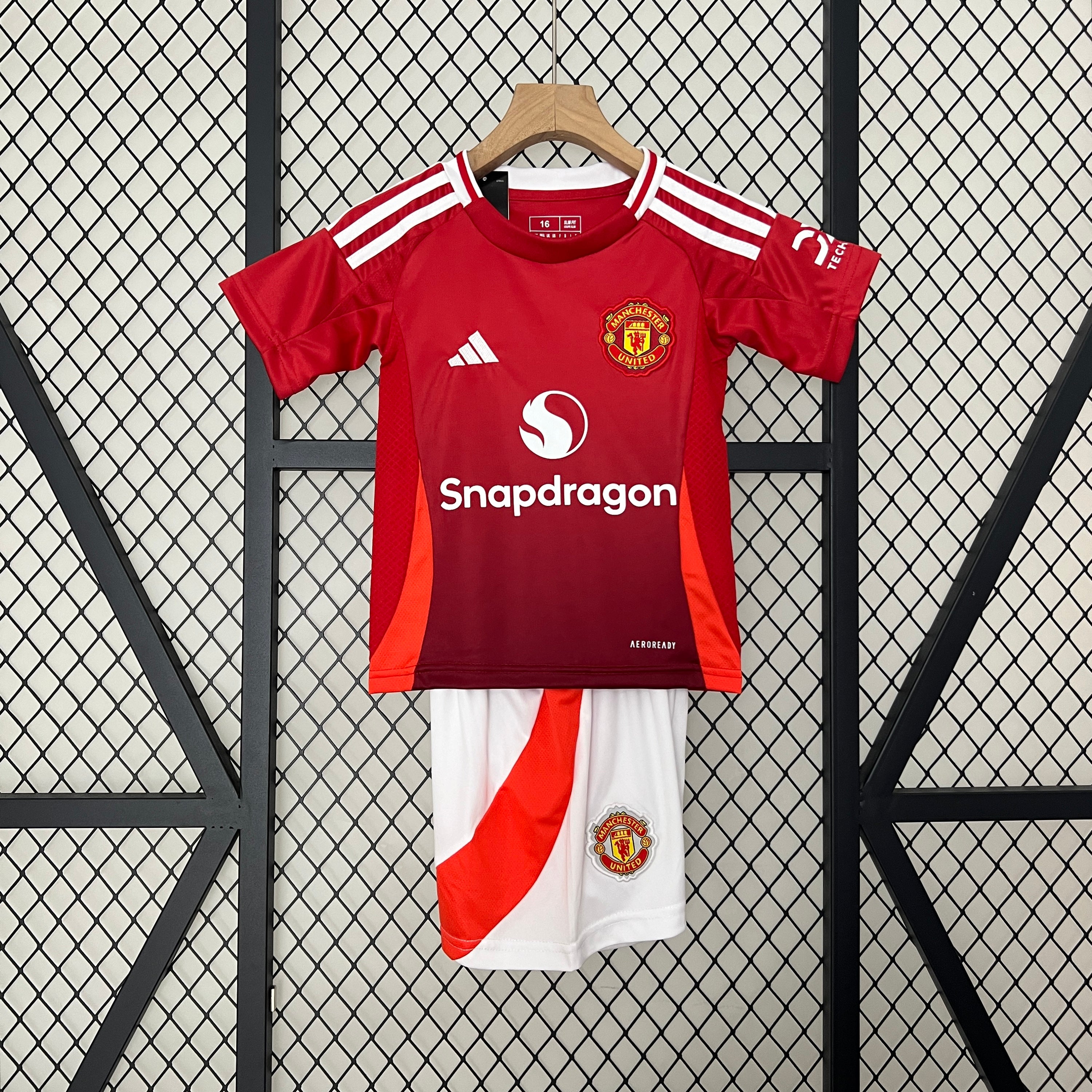 Kit Criança Manchester United Principal 2024/25