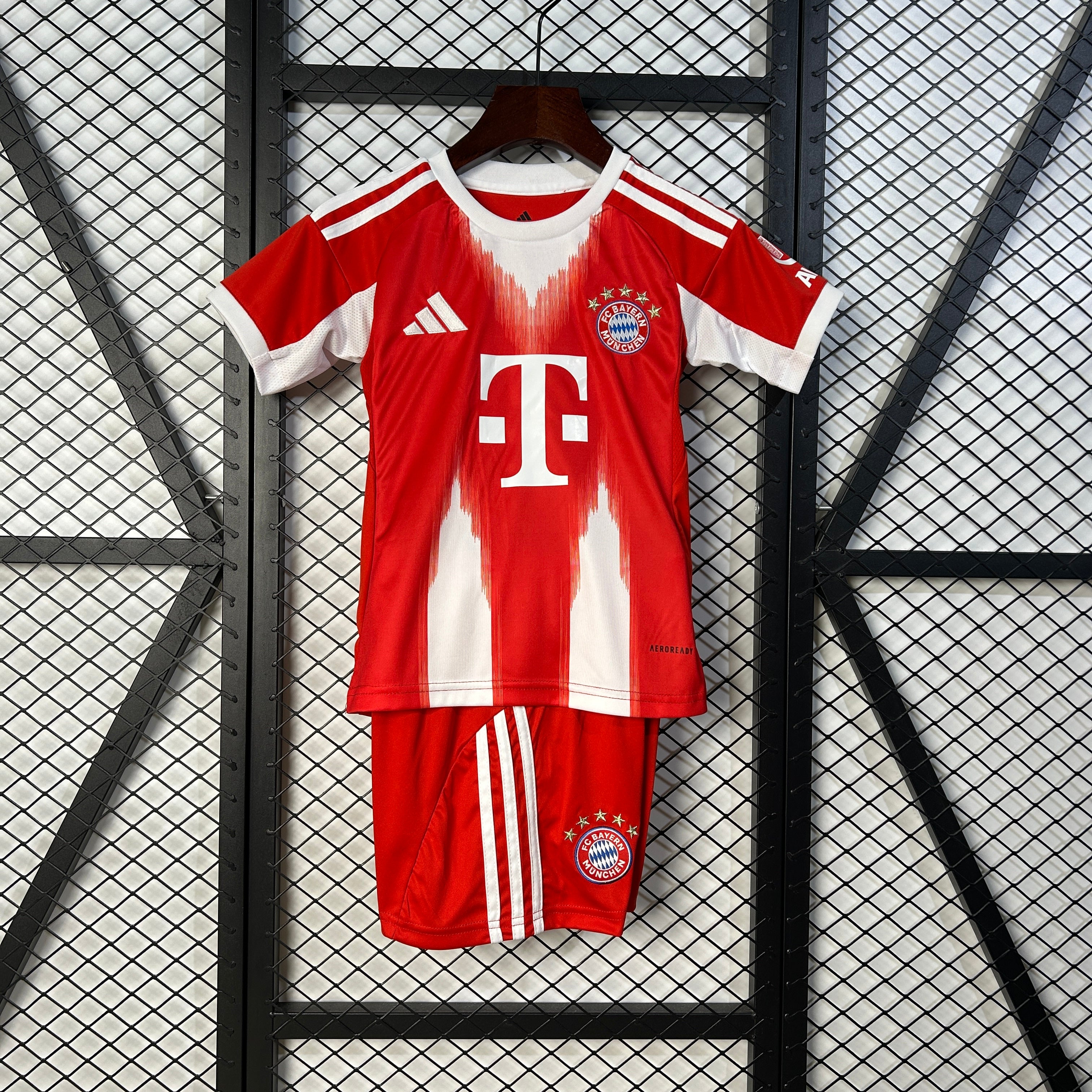 Kit Criança Bayern Munique Principal 2025/26