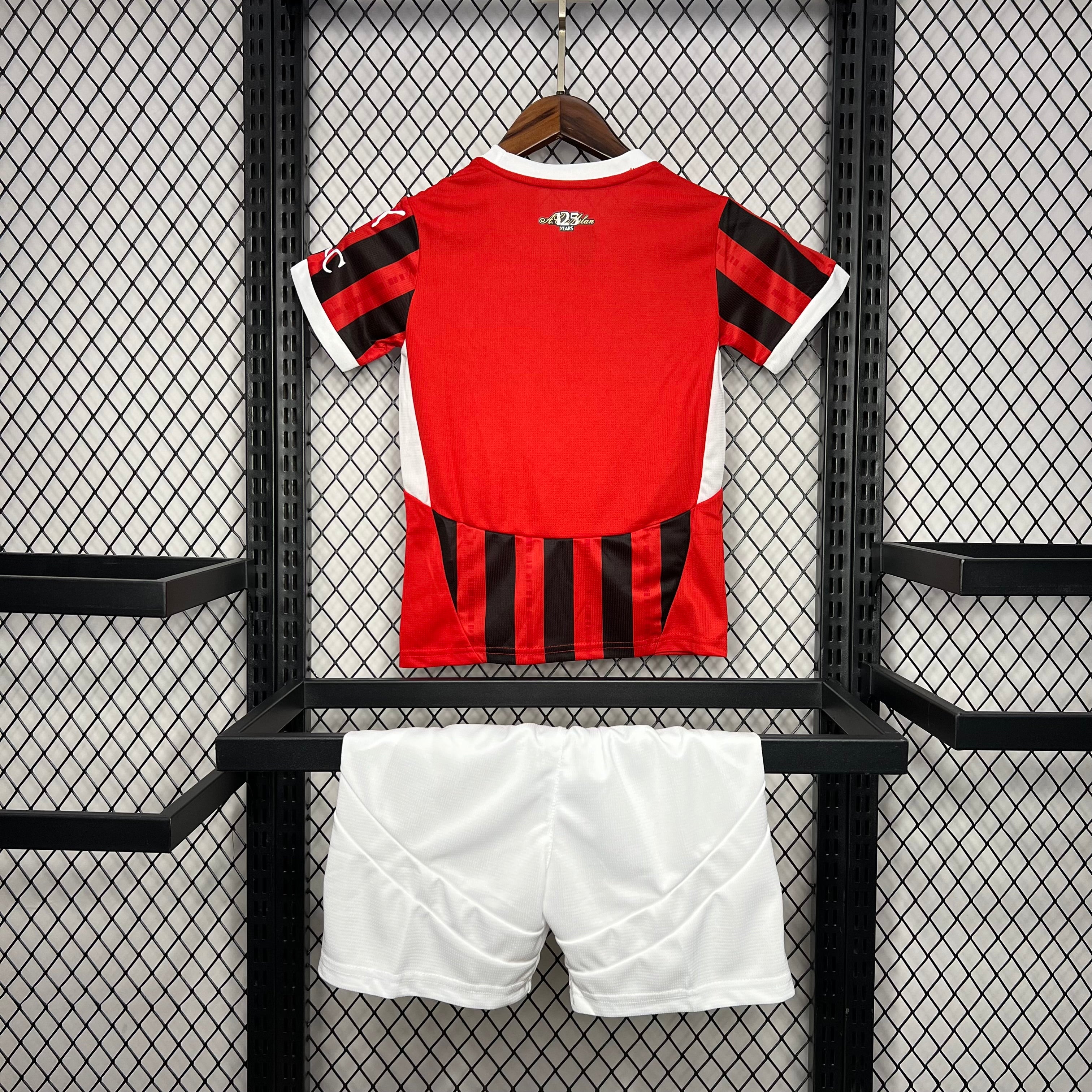 Kit Criança Milan Principal 2024/25