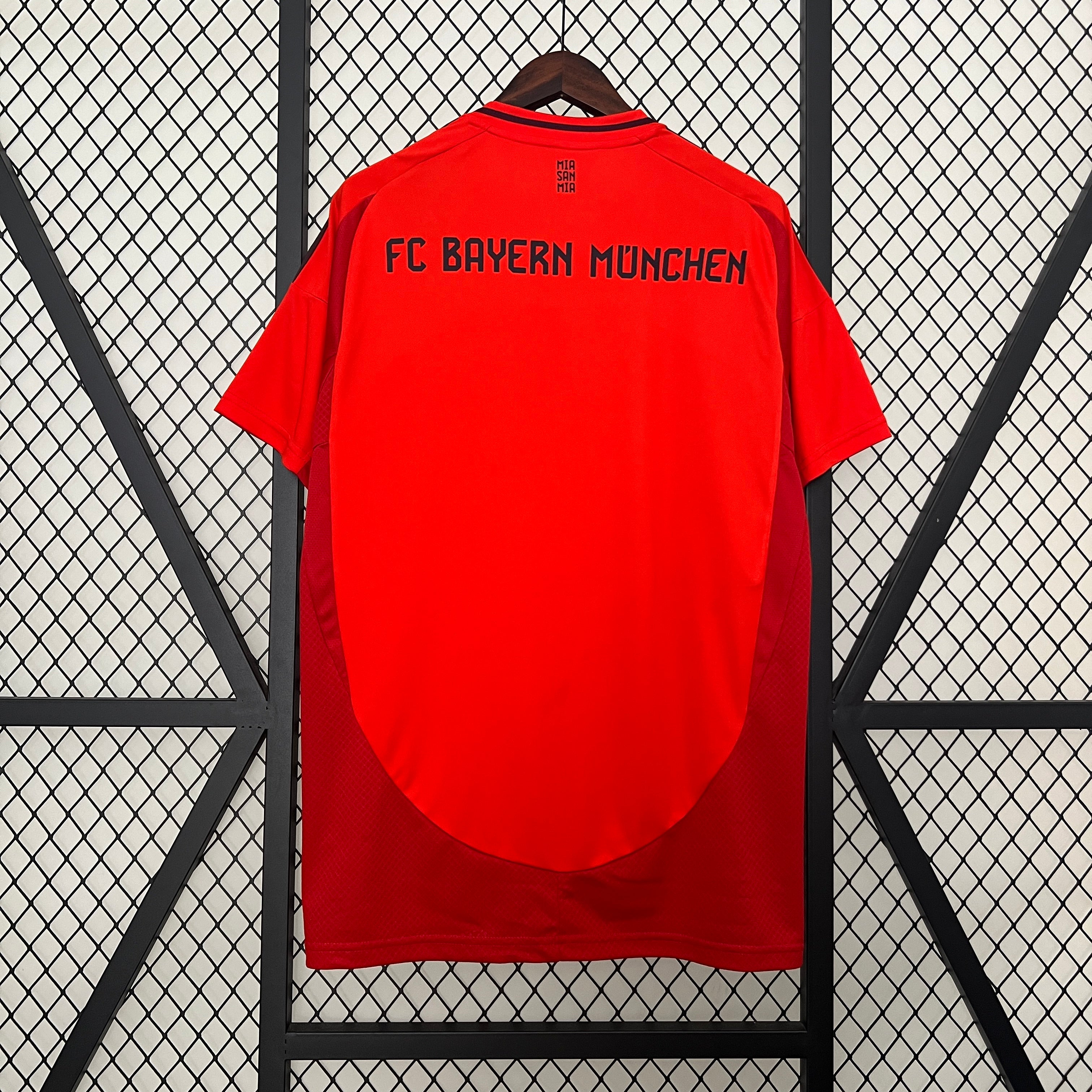 Camisola Bayern Munique Principal 2024/25