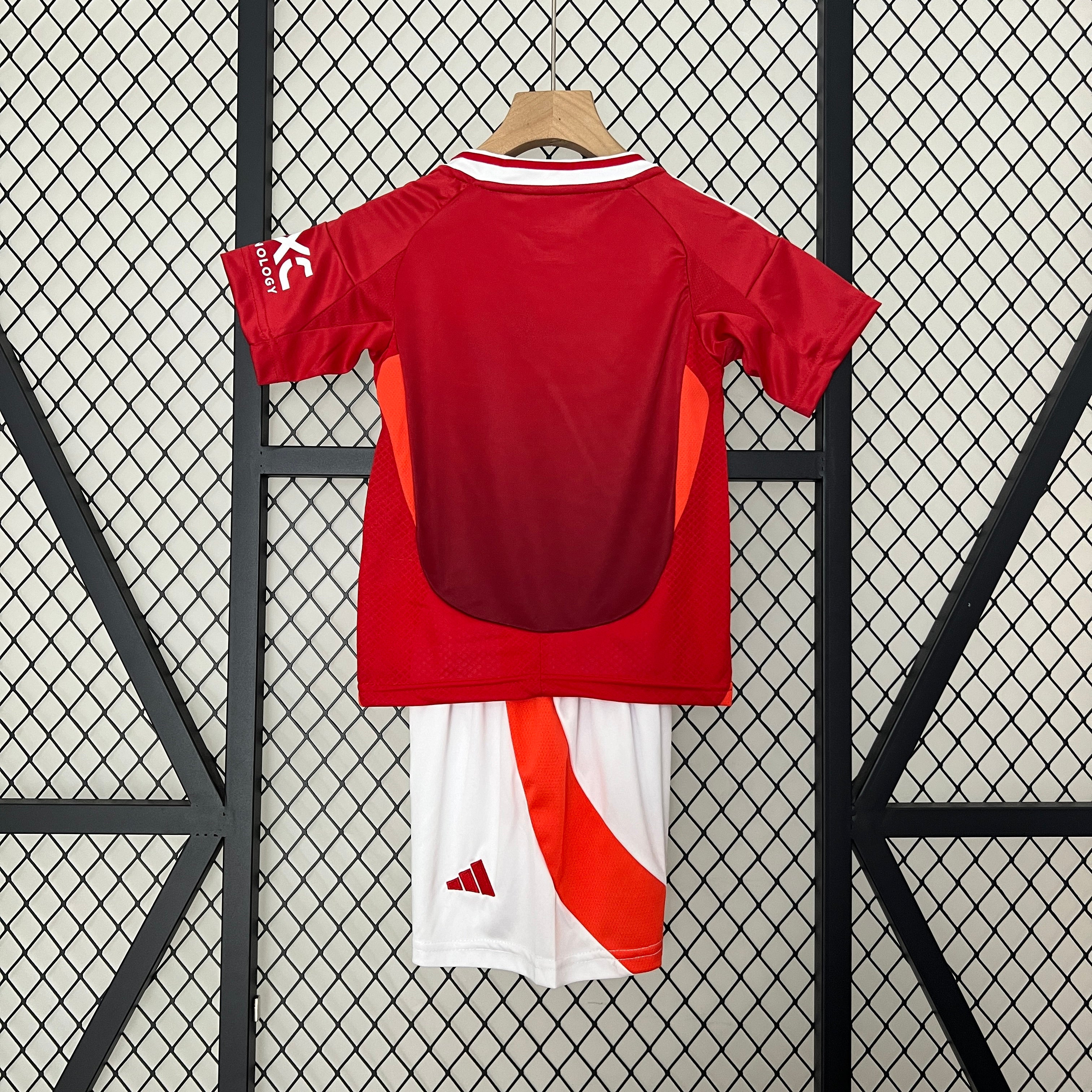 Kit Criança Manchester United Principal 2024/25